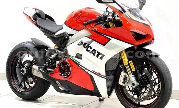 Oofamaa Ducati Panigale Red Doqdoqqee iti Nairobi keessatti Nairobi keessatti