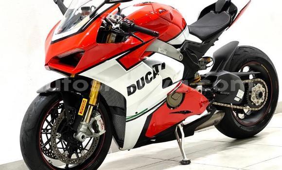 Nunua Ilio tumika Ducati Panigale Nyekundu Bike ndani ya Nairobi nchini Nairobi Nunua Ilio tumika Ducati Panigale Nyekundu Bike ndani ya Nairobi nchini Nairobi