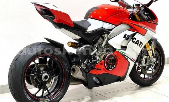 Nunua Ilio tumika Ducati Panigale Nyekundu Bike ndani ya Nairobi nchini Nairobi Nunua Ilio tumika Ducati Panigale Nyekundu Bike ndani ya Nairobi nchini Nairobi