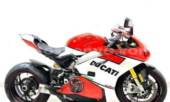 Nunua Ilio tumika Ducati Panigale Nyekundu Bike ndani ya Nairobi nchini Nairobi Nunua Ilio tumika Ducati Panigale Nyekundu Bike ndani ya Nairobi nchini Nairobi