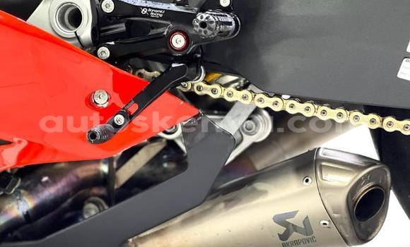 Nunua Ilio tumika Ducati Panigale Nyekundu Bike ndani ya Nairobi nchini Nairobi Nunua Ilio tumika Ducati Panigale Nyekundu Bike ndani ya Nairobi nchini Nairobi