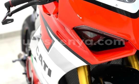 Nunua Ilio tumika Ducati Panigale Nyekundu Bike ndani ya Nairobi nchini Nairobi Nunua Ilio tumika Ducati Panigale Nyekundu Bike ndani ya Nairobi nchini Nairobi