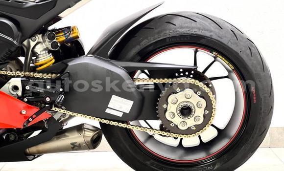 Nunua Ilio tumika Ducati Panigale Nyekundu Bike ndani ya Nairobi nchini Nairobi Nunua Ilio tumika Ducati Panigale Nyekundu Bike ndani ya Nairobi nchini Nairobi