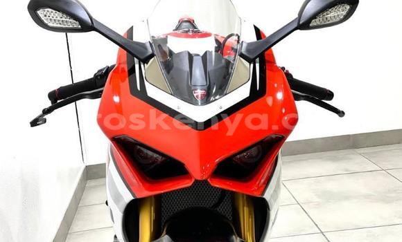 Nunua Ilio tumika Ducati Panigale Nyekundu Bike ndani ya Nairobi nchini Nairobi Nunua Ilio tumika Ducati Panigale Nyekundu Bike ndani ya Nairobi nchini Nairobi