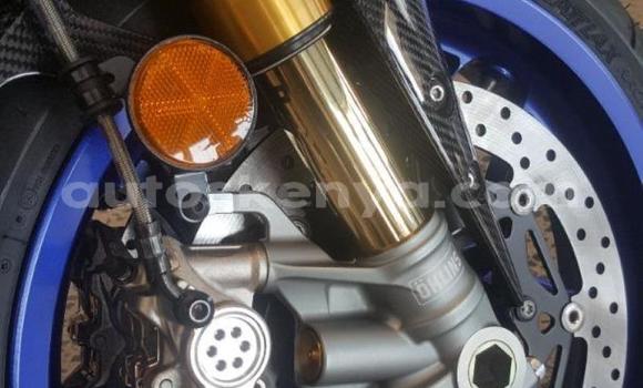 Nunua Ilio tumika Yamaha R1 Nyeusi Bike ndani ya Nairobi nchini Nairobi Nunua Ilio tumika Yamaha R1 Nyeusi Bike ndani ya Nairobi nchini Nairobi