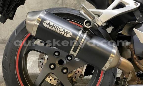 Nunua Ilio tumika Honda VFR Nyekundu Bike ndani ya Mombasa nchini Kenya ya Pwani Nunua Ilio tumika Honda VFR Nyekundu Bike ndani ya Mombasa nchini Kenya ya Pwani