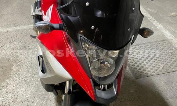 Nunua Ilio tumika Honda VFR Nyekundu Bike ndani ya Mombasa nchini Kenya ya Pwani Nunua Ilio tumika Honda VFR Nyekundu Bike ndani ya Mombasa nchini Kenya ya Pwani