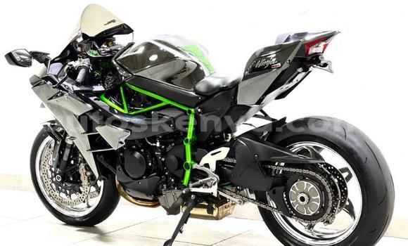 Nunua Ilio tumika Kawasaki H Nyeusi Bike ndani ya Nairobi nchini Nairobi Nunua Ilio tumika Kawasaki H Nyeusi Bike ndani ya Nairobi nchini Nairobi