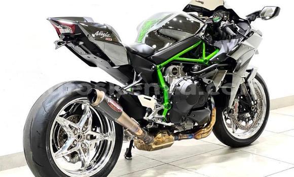 Nunua Ilio tumika Kawasaki H Nyeusi Bike ndani ya Nairobi nchini Nairobi Nunua Ilio tumika Kawasaki H Nyeusi Bike ndani ya Nairobi nchini Nairobi