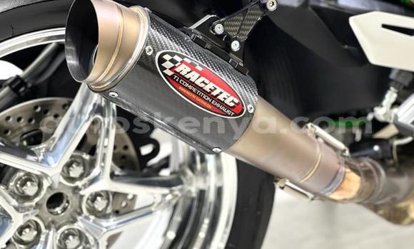 Nunua Ilio tumika Kawasaki H Nyeusi Bike ndani ya Nairobi nchini Nairobi Nunua Ilio tumika Kawasaki H Nyeusi Bike ndani ya Nairobi nchini Nairobi