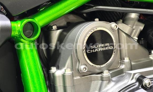 Nunua Ilio tumika Kawasaki H Nyeusi Bike ndani ya Nairobi nchini Nairobi Nunua Ilio tumika Kawasaki H Nyeusi Bike ndani ya Nairobi nchini Nairobi