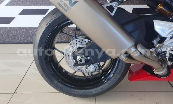 Nunua Ilio tumika Honda CBR 1000 RR Nyekundu Bike ndani ya Mombasa nchini Kenya ya Pwani Nunua Ilio tumika Honda CBR 1000 RR Nyekundu Bike ndani ya Mombasa nchini Kenya ya Pwani