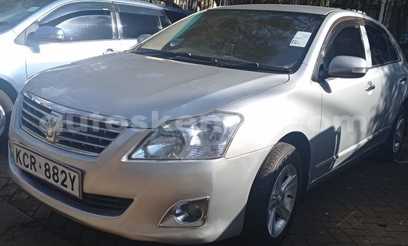 Oofamaa Toyota Premio Silver Makiinaa iti Nairobi keessatti Nairobi keessatti