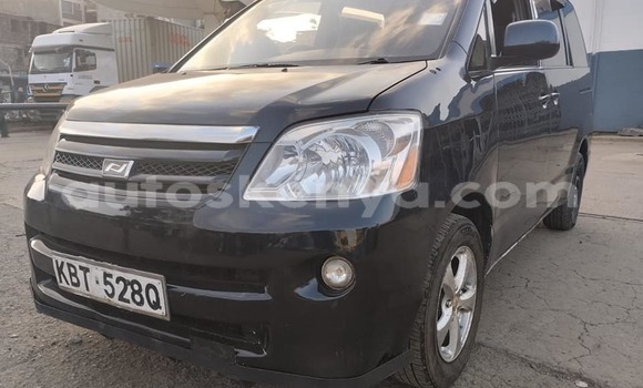 Oofamaa Toyota Noah Black Makiinaa iti Nairobi keessatti Nairobi keessatti