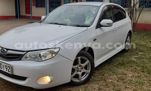 Oofamaa Subaru Impreza White Makiinaa iti Nairobi keessatti Nairobi keessatti