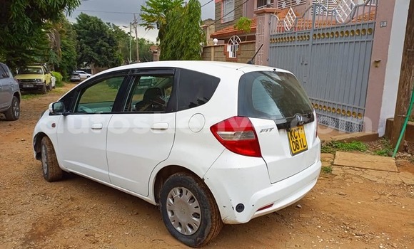 Buy Used Honda Fit White Car in Nairobi in Nairobi Buy Used Honda Fit White Car in Nairobi in Nairobi