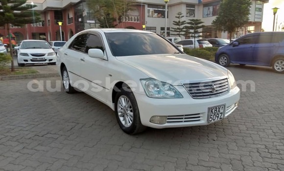 Buy Used Toyota Crown White Car in Nairobi in Nairobi