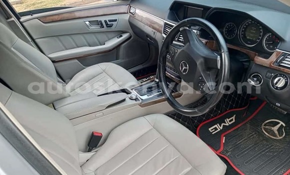 Buy Used Mercedes‒Benz E–Class Silver Car in Nairobi in Nairobi Buy Used Mercedes‒Benz E–Class Silver Car in Nairobi in Nairobi