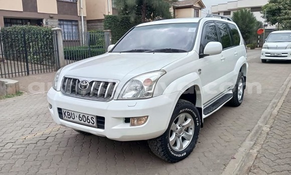 Buy Used Toyota Land Cruiser Prado White Car in Nairobi in Nairobi