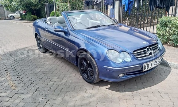 Nunua Ilio tumika Mercedes‒Benz CLK–Class Bluu Gari ndani ya Nairobi nchini Nairobi
