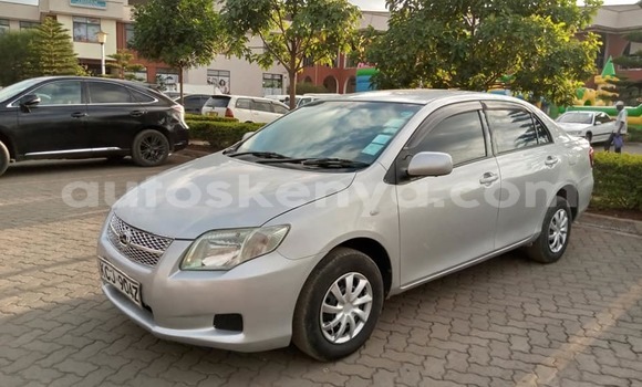 Nunua Ilio tumika Nissan Bluebird Fedha Gari ndani ya Nairobi nchini Nairobi