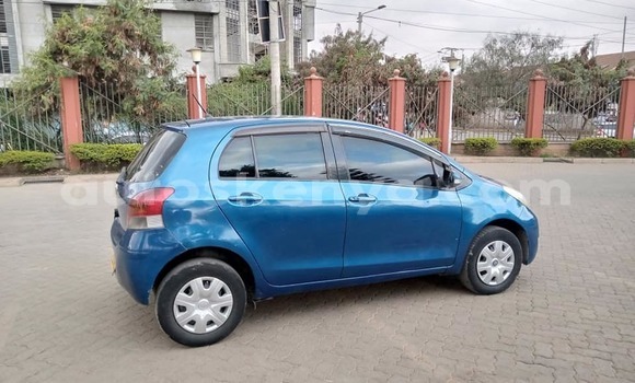Buy Used Toyota Vitz Blue Car in Nairobi in Nairobi