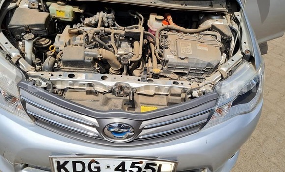 Oofamaa Toyota Fielder Silver Makiinaa iti Nairobi keessatti Nairobi keessatti Oofamaa Toyota Fielder Silver Makiinaa iti Nairobi keessatti Nairobi keessatti