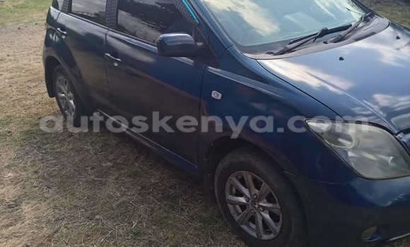 Oofamaa Toyota IST Blue Makiinaa iti Nairobi keessatti Nairobi keessatti