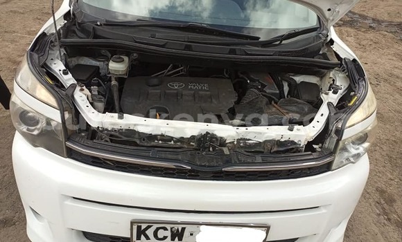 Oofamaa Toyota Voxy White Makiinaa iti Nairobi keessatti Nairobi keessatti Oofamaa Toyota Voxy White Makiinaa iti Nairobi keessatti Nairobi keessatti