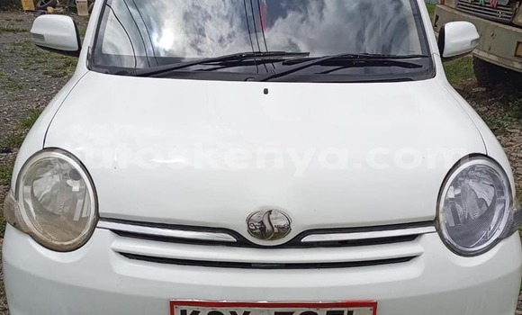 Nunua Ilio tumika Toyota Sienta Nyeupe Gari ndani ya Nairobi nchini Nairobi