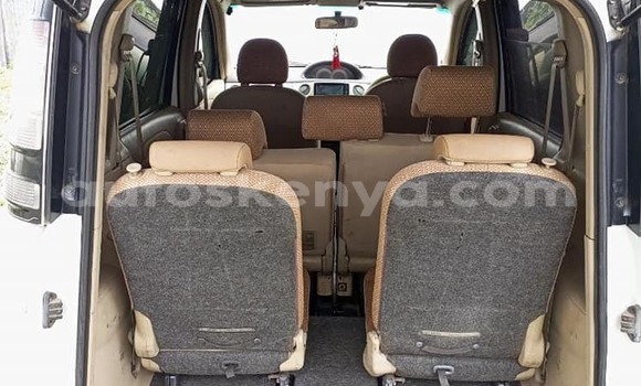 Oofamaa Toyota Sienta White Makiinaa iti Nairobi keessatti Nairobi keessatti Oofamaa Toyota Sienta White Makiinaa iti Nairobi keessatti Nairobi keessatti