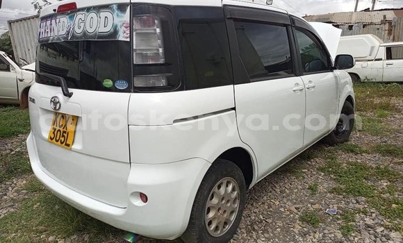 Oofamaa Toyota Sienta White Makiinaa iti Nairobi keessatti Nairobi keessatti Oofamaa Toyota Sienta White Makiinaa iti Nairobi keessatti Nairobi keessatti