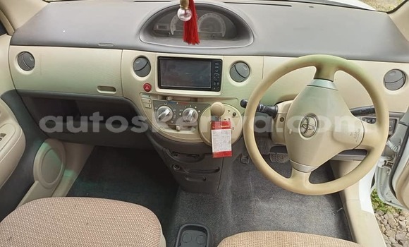 Oofamaa Toyota Sienta White Makiinaa iti Nairobi keessatti Nairobi keessatti Oofamaa Toyota Sienta White Makiinaa iti Nairobi keessatti Nairobi keessatti