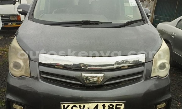 Oofamaa Toyota Noah Black Makiinaa iti Nairobi keessatti Nairobi keessatti