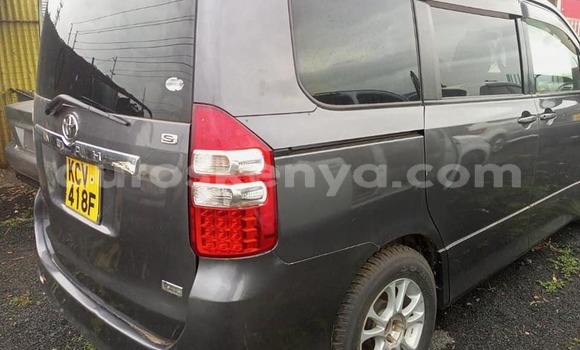 Oofamaa Toyota Noah Black Makiinaa iti Nairobi keessatti Nairobi keessatti Oofamaa Toyota Noah Black Makiinaa iti Nairobi keessatti Nairobi keessatti