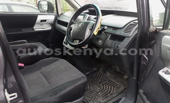 Oofamaa Toyota Noah Black Makiinaa iti Nairobi keessatti Nairobi keessatti Oofamaa Toyota Noah Black Makiinaa iti Nairobi keessatti Nairobi keessatti