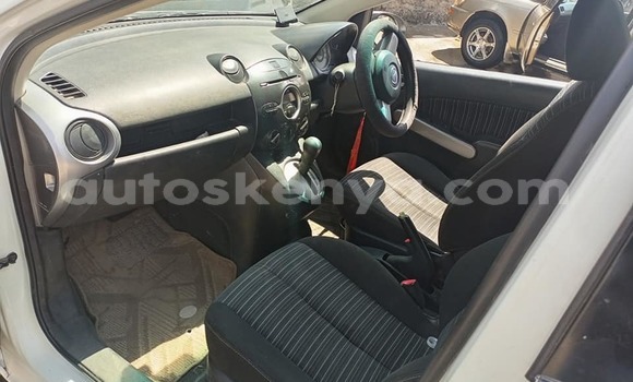 Oofamaa Mazda Demio White Makiinaa iti Nairobi keessatti Nairobi keessatti Oofamaa Mazda Demio White Makiinaa iti Nairobi keessatti Nairobi keessatti