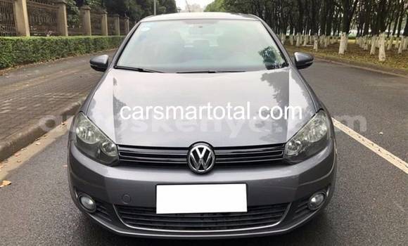 Nunua Ilio tumika Volkswagen Golf Fedha Gari ndani ya Nairobi nchini Nairobi