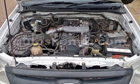 Buy Used Toyota Hilux White Car in Nairobi in Nairobi Buy Used Toyota Hilux White Car in Nairobi in Nairobi