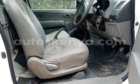 Buy Used Toyota Hilux White Car in Nairobi in Nairobi Buy Used Toyota Hilux White Car in Nairobi in Nairobi