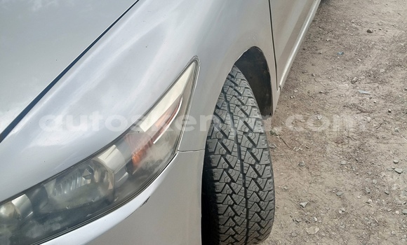 Nunua Ilio tumika Honda Stream Fedha Gari ndani ya Mto Athi nchini Nairobi