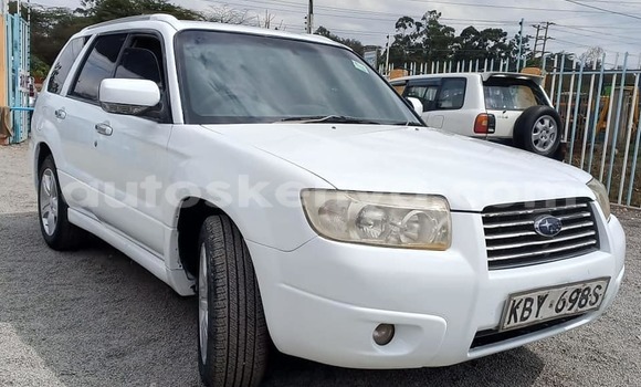 Oofamaa Subaru Forester White Makiinaa iti Nairobi keessatti Nairobi keessatti
