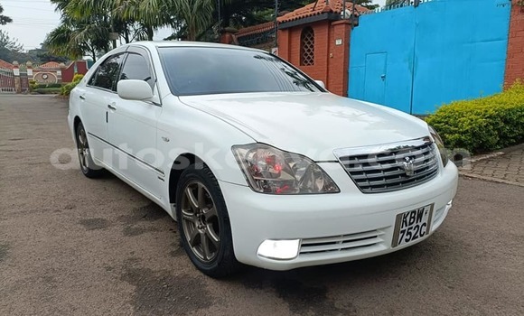 Nunua Ilio tumika Toyota Crown Nyeupe Gari ndani ya Nairobi nchini Nairobi Nunua Ilio tumika Toyota Crown Nyeupe Gari ndani ya Nairobi nchini Nairobi