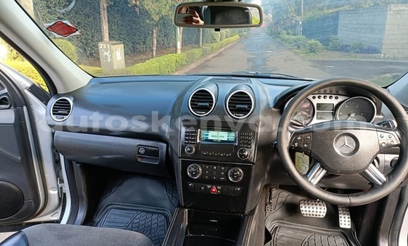 Buy Used Mercedes‒Benz ML–Class Silver Car in Nairobi in Nairobi Buy Used Mercedes‒Benz ML–Class Silver Car in Nairobi in Nairobi