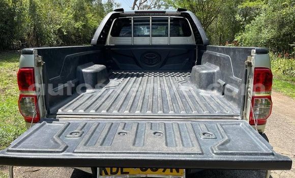 Buy Used Toyota Hiluxe VIGO Silver Car in Nairobi in Nairobi Buy Used Toyota Hiluxe VIGO Silver Car in Nairobi in Nairobi