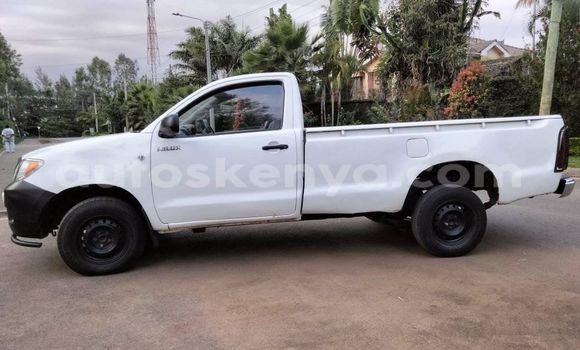 Nunua Ilio tumika Toyota Hilux Nyeupe Gari ndani ya Nairobi nchini Nairobi