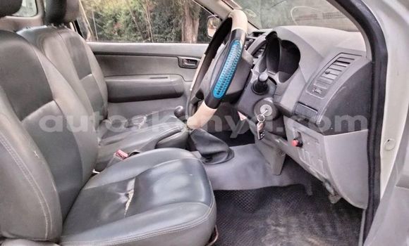 Buy Used Toyota Hilux White Car in Nairobi in Nairobi Buy Used Toyota Hilux White Car in Nairobi in Nairobi