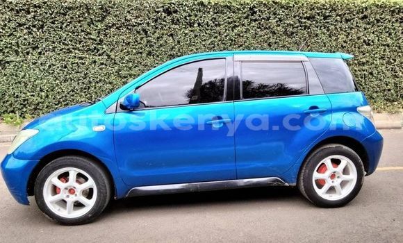 Oofamaa Toyota IST Blue Makiinaa iti Nairobi keessatti Nairobi keessatti