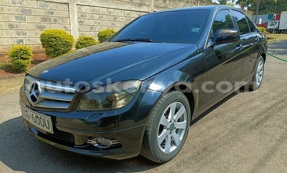 Oofamaa Mercedes‒Benz C–Class Black Makiinaa iti Nairobi keessatti Nairobi keessatti