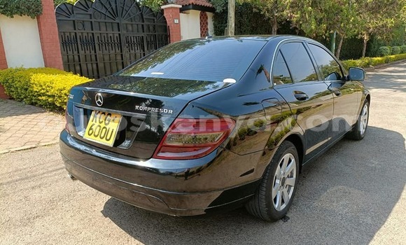 Nunua Ilio tumika Mercedes‒Benz C–Class Nyeusi Gari ndani ya Nairobi nchini Nairobi Nunua Ilio tumika Mercedes‒Benz C–Class Nyeusi Gari ndani ya Nairobi nchini Nairobi